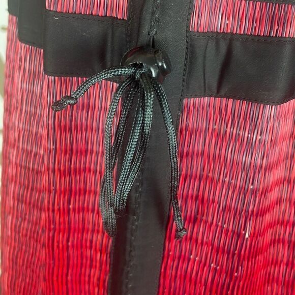 Red Straw Bucket Bag - Picture 4 of 8